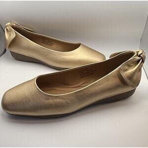 Comfortview Shoes Womens 9.5W Delia Slip On Gold Bow